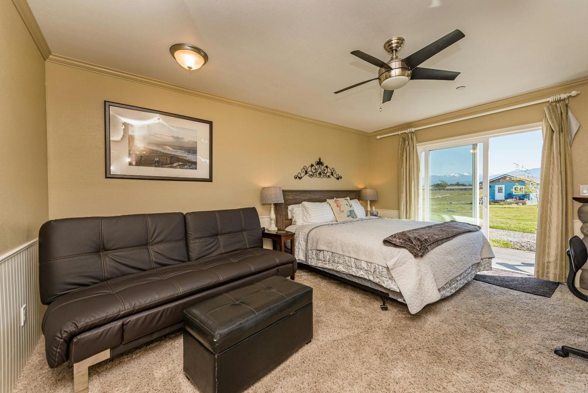 Juan De Fuca Waterfront & Hotel Sequim