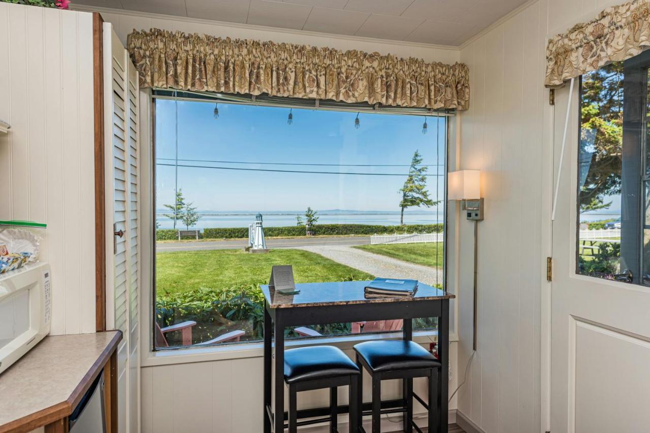 Hotel Juan De Fuca Waterfront & 3*